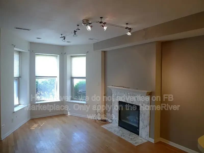 Chicago House: 2140 W Jackson Blvd