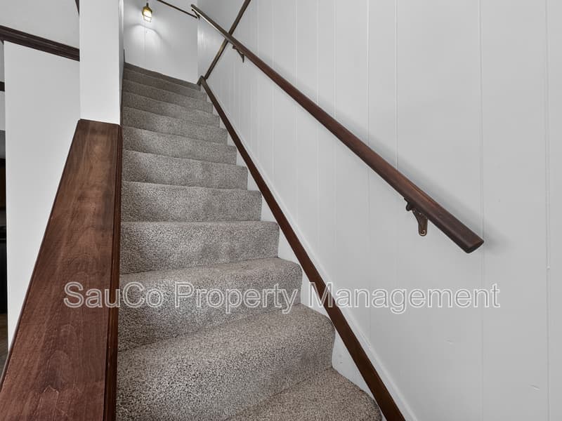 West Linn House: 2312 5th Avenue