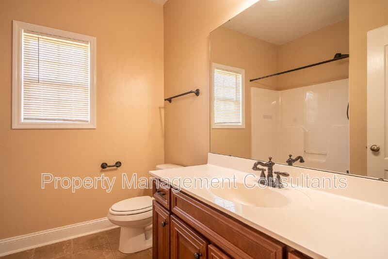 Madison House: 178 Sarah Jane Dr