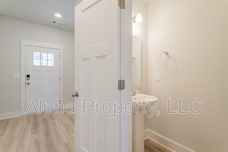 Moore Townhome: 1530 Rivermeade Dr