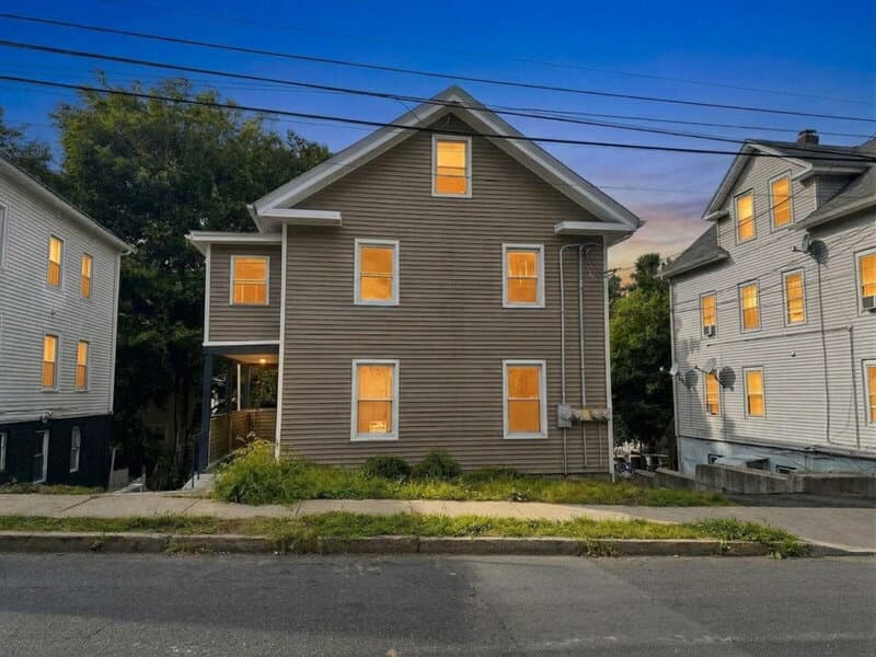 Meriden Condo: 129 Willow Street
