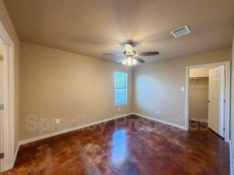 Belton Townhome: 1044B Edwards Dr