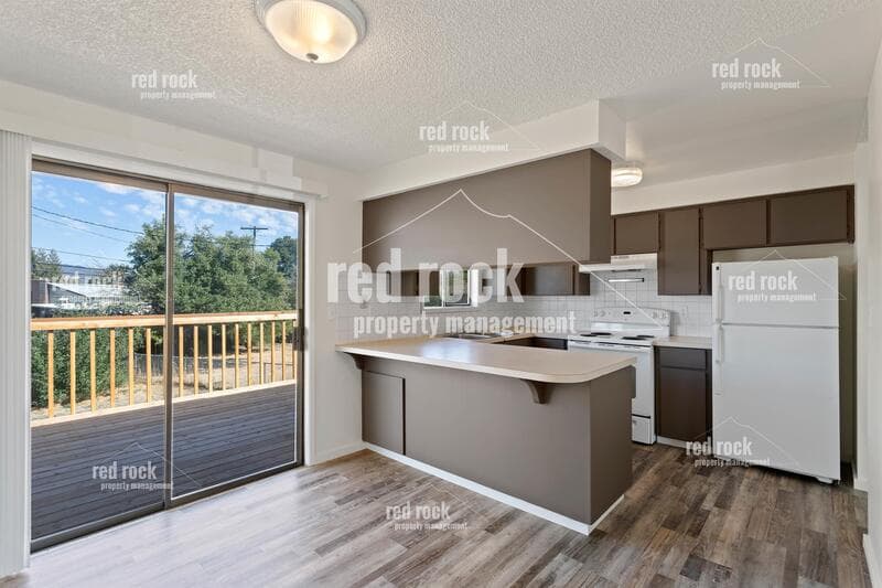 Spokane Valley Condo: 2724 North Perrine Court - 1
