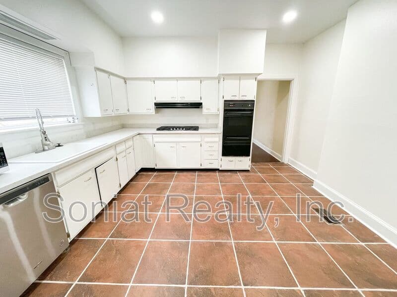 New Orleans Condo: 8013 Panola Street
