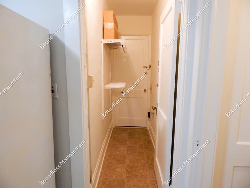Atlanta House: 624 Waldo St SE