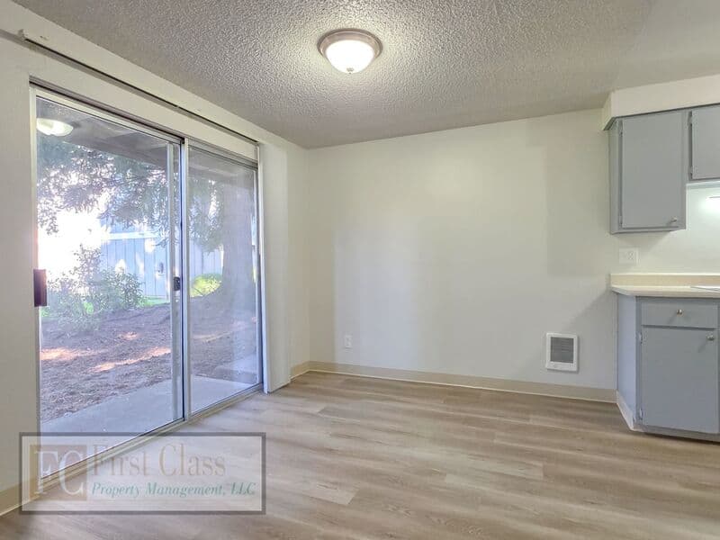 PORTLAND Condo: 1370 NE 186TH AVE