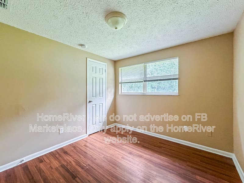 Jacksonville House: 9525 Spottswood Rd