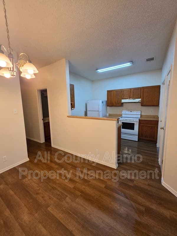 San Antonio Condo: 3439 Ridge Smoke