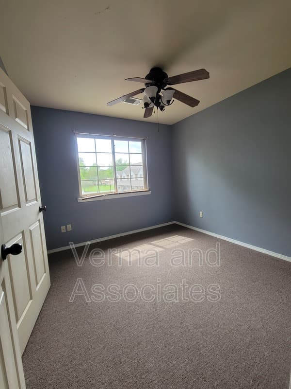 Centerton Townhome: 192 Fair St