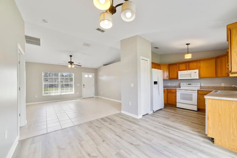 Kissimmee House: 623 Bluebill Ct