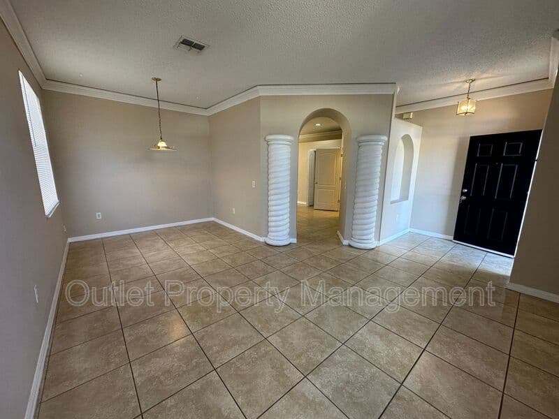 Orlando House: 9356 Monterey Bay Drive