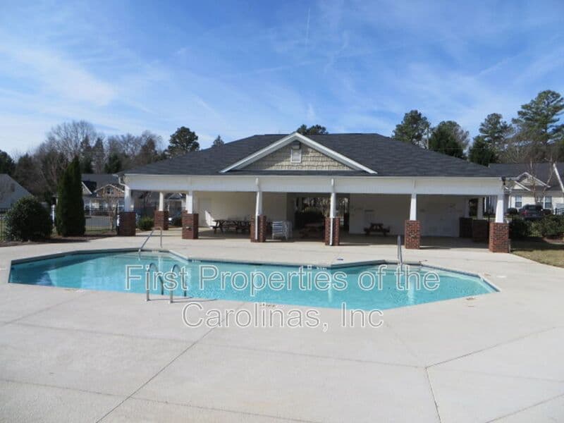 Lake Wylie Townhome: 2090 Shady Pond Dr.
