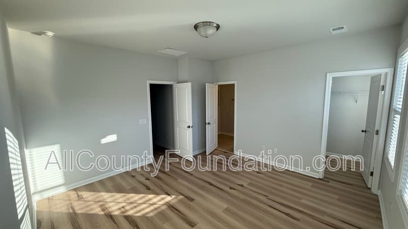 Summerville House: 612 Southview Lane