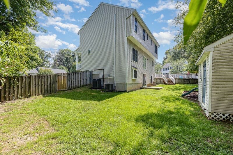 Fredericksburg House: 11814 Gardenia Dr