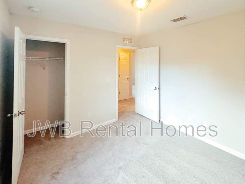 Jacksonville House: 8520 Cocoa Ave