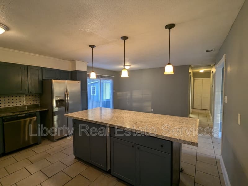 Hinesville House: 599 Olive St