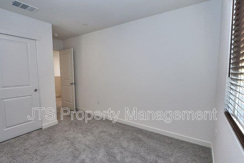 Roseville House: 2049 Shady Tree Circle