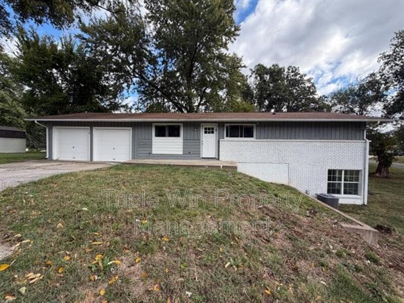 Saint Charles House: 710 Jungs Station Rd