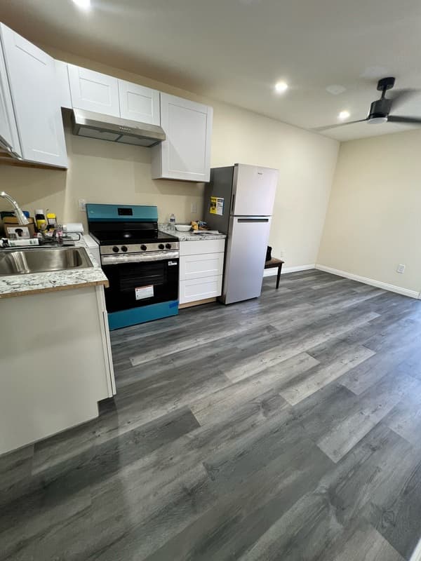 San Diego Condo: 1529 Duarte Place