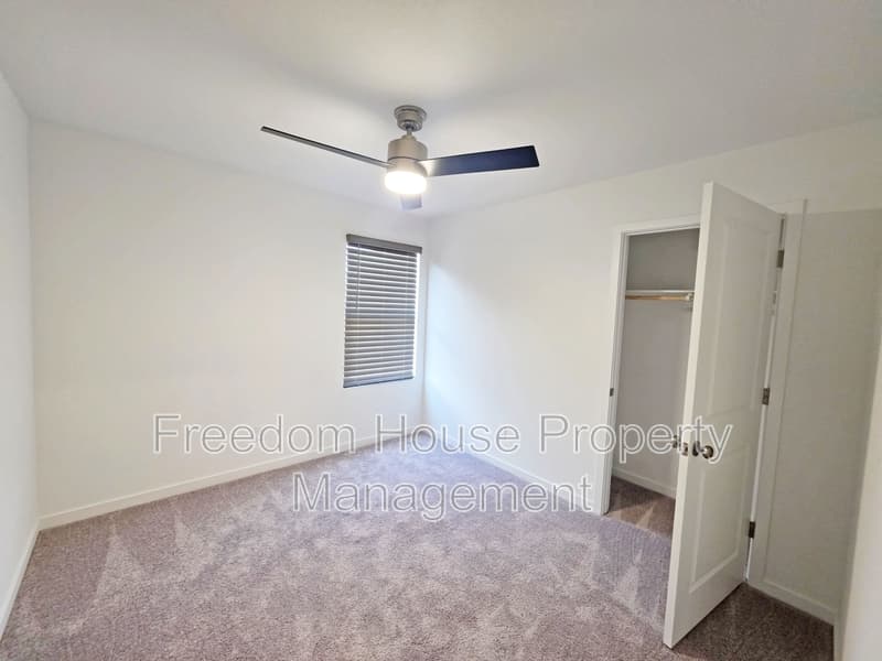 Pahrump House: 766 Makenna Rain Drive