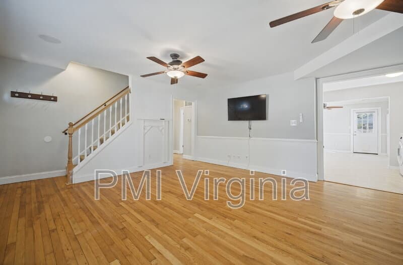 Norfolk House: 8465 Quincy Street