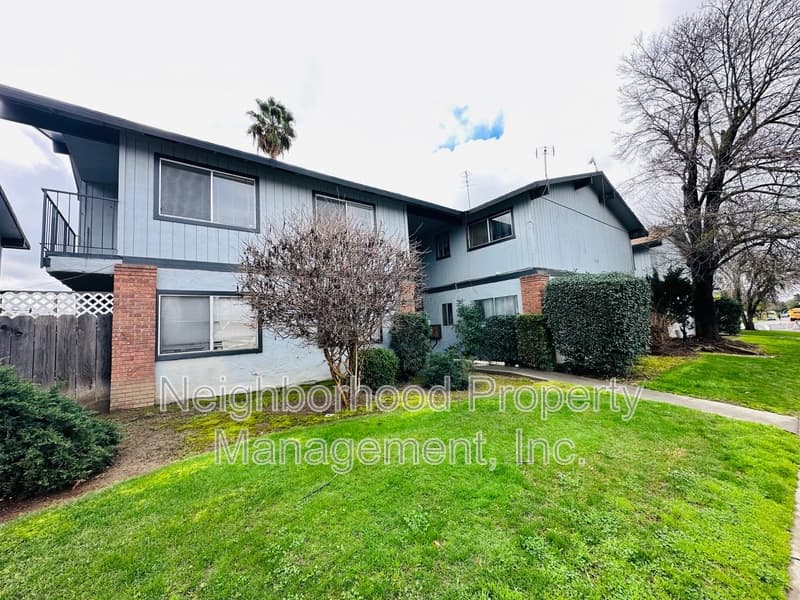 Fresno Condo: 2029 West Shields Avenue - 202