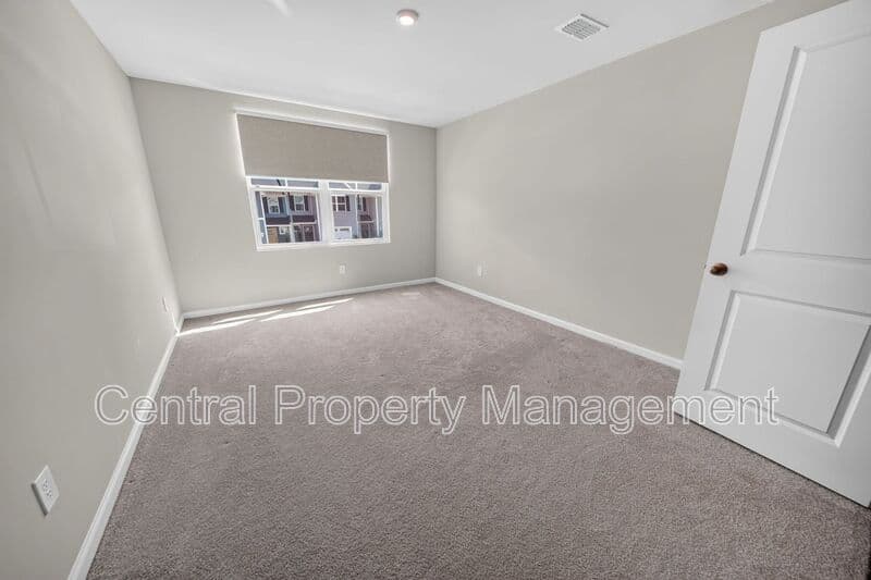 Greenville House: 165 Sarnesfield Way