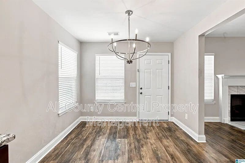 Bessemer House: 3870 Barton Lane