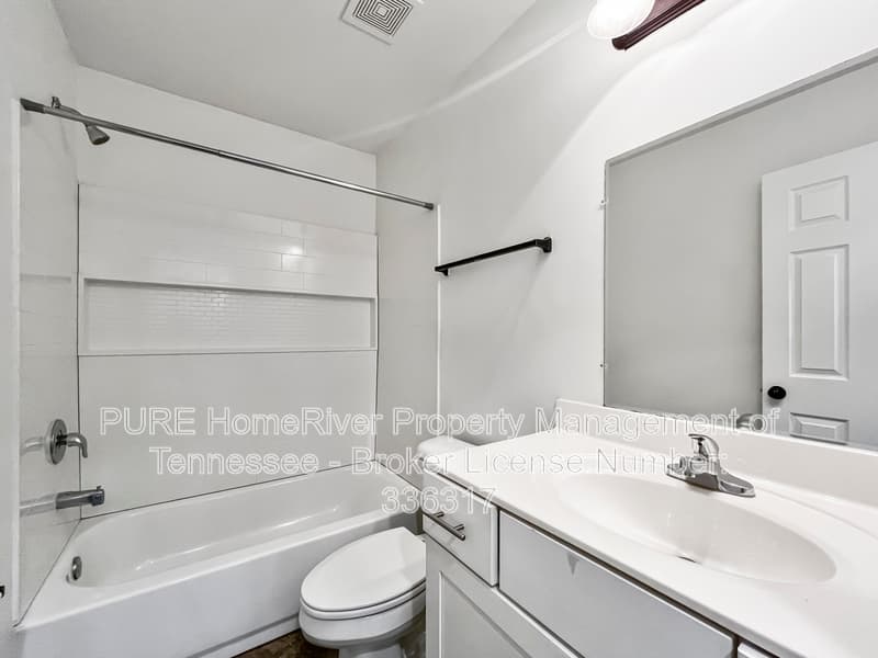 Memphis House: 2975 Lake Park Rd
