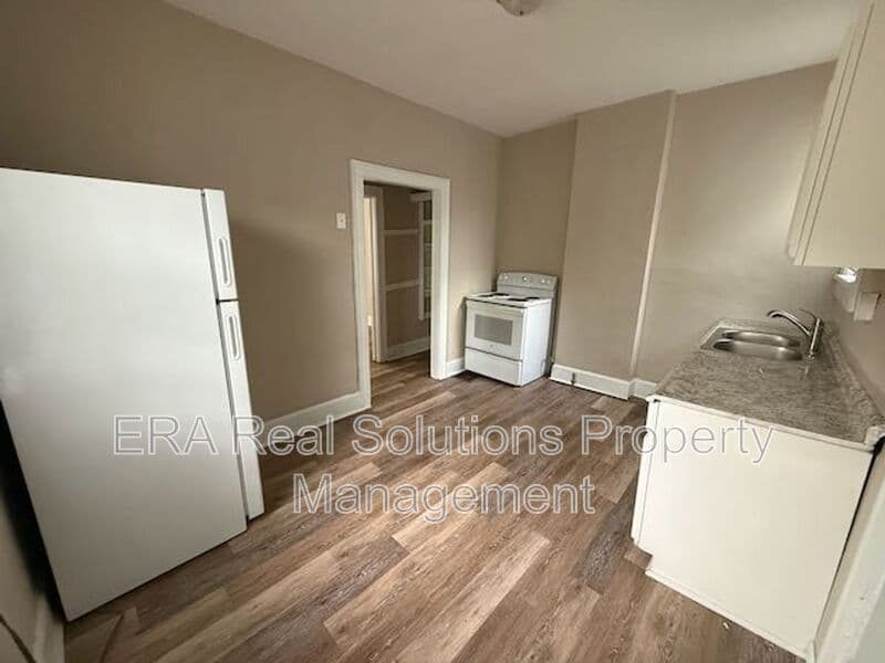Columbus Condo: 121 North Oakley Ave.