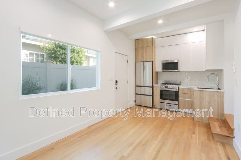 Santa Monica Condo: 1022 Pacific St