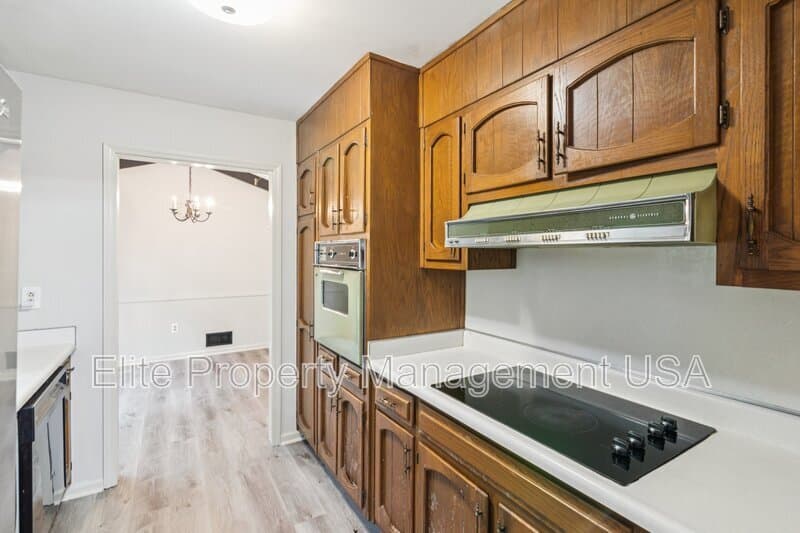 Atlanta House: 2600 Lantern Lane