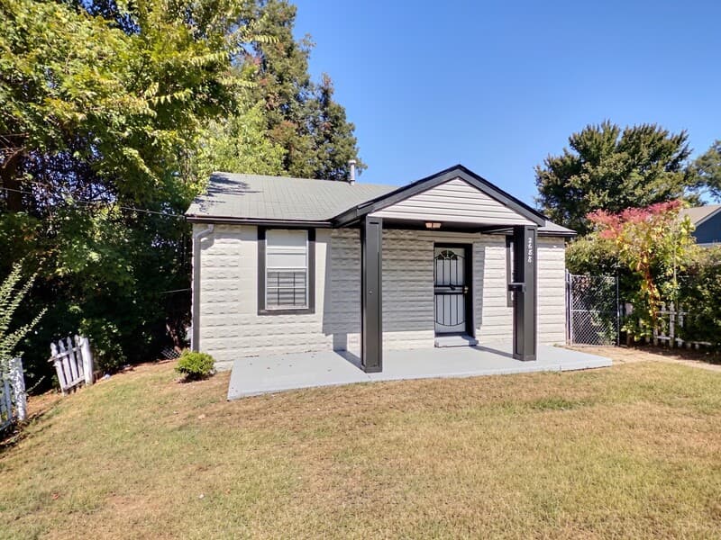 Memphis House: 2688 Enterprise Avenue