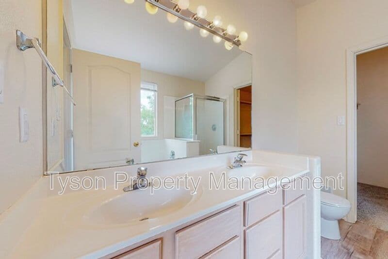 Albuquerque House: 6316 Dante Ln NW