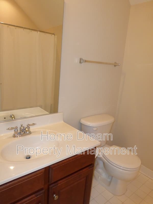 Fredericksburg House: 1407 Graham Drive