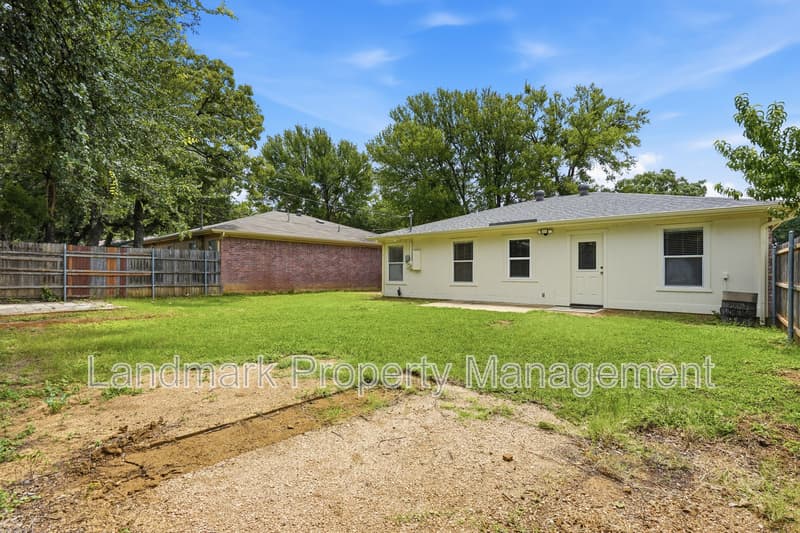 Mansfield House: 1122 Hidden Creek Drive
