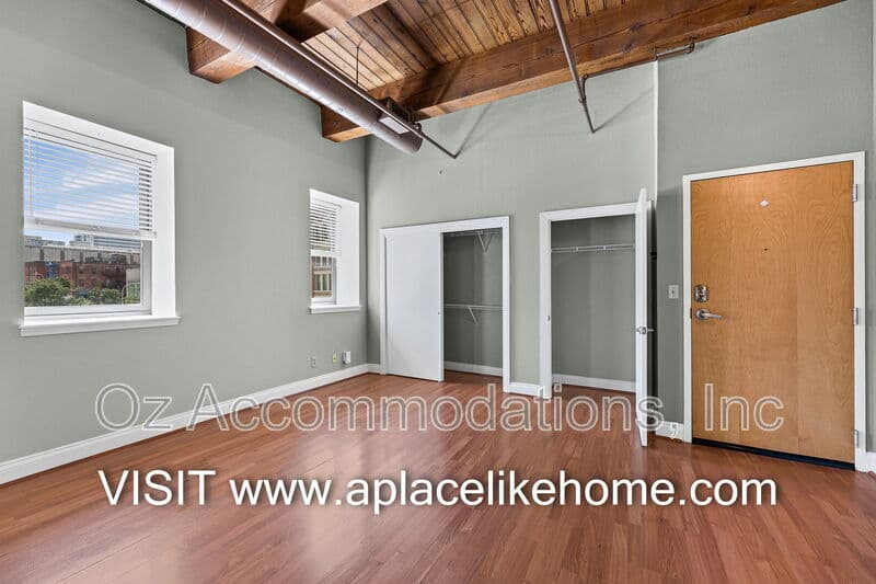 Kansas City Condo: 609 Central St