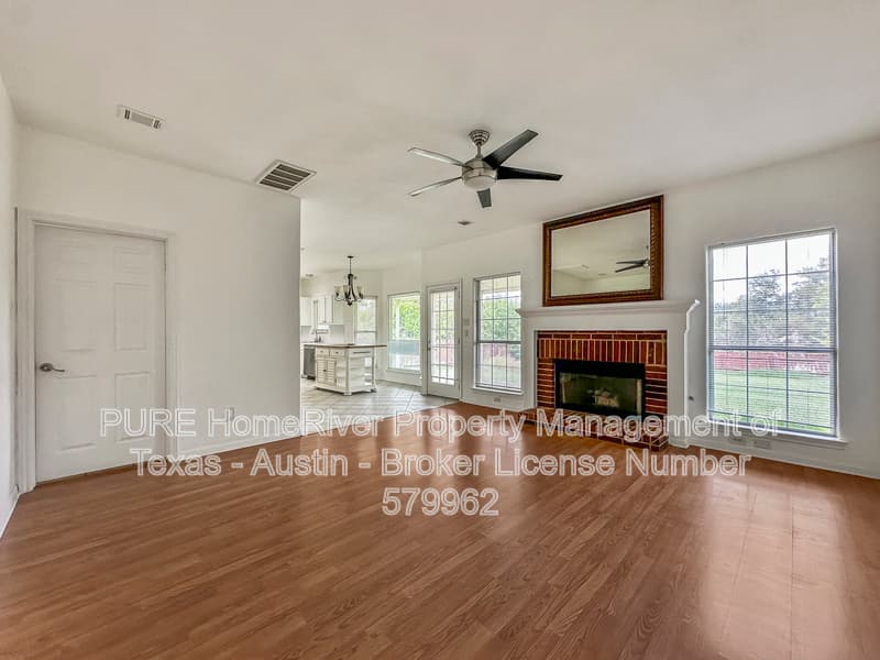 Round Rock House: 2007 Chaparral Dr