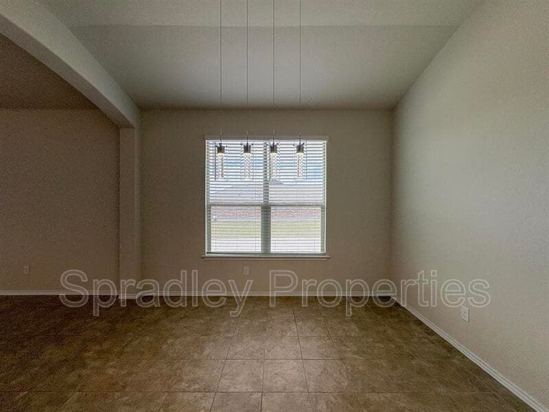 Belton House: 4617 Abergavenny Dr