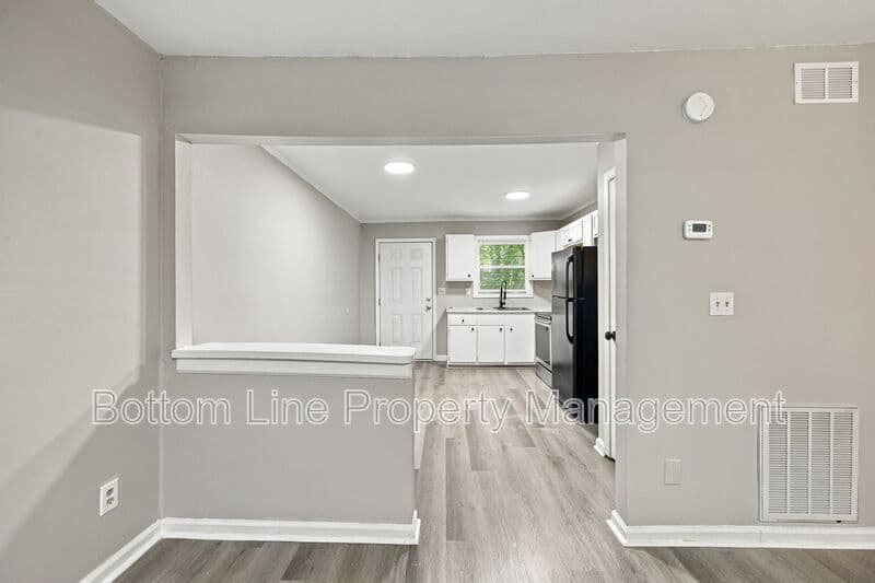Spencer Condo: 909 S Carolina Ave