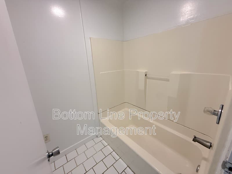 Charlotte House: 4398 Havelock Ave