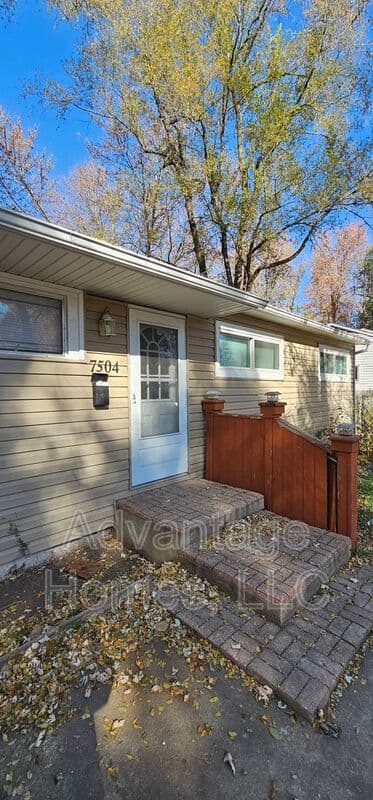 Kansas City House: 7504 E 112th St