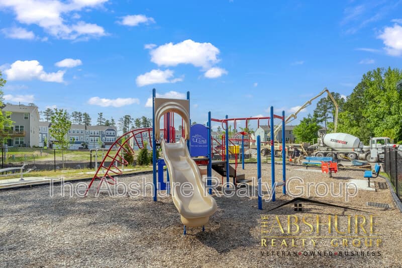 Durham Condo: 1053 Commack Drive