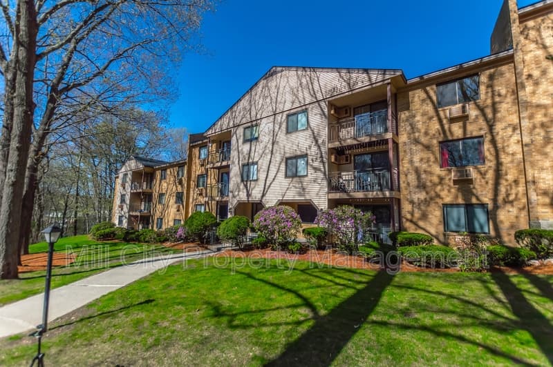 Manchester Condo: 23 Country Club Drive - 1036