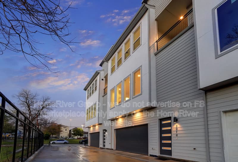 Houston House: 2914 Cline St