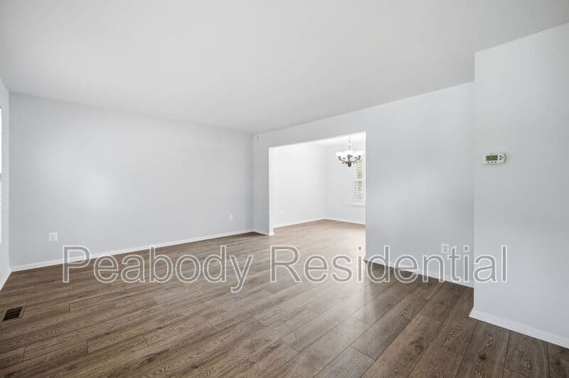Great Falls House: 10609 Oxford Ct