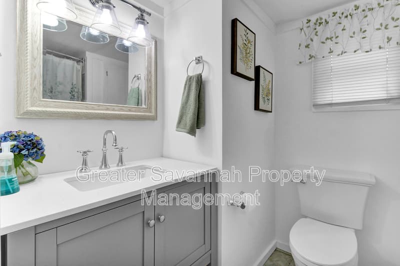 Rincon House: 304 East Fourth Street