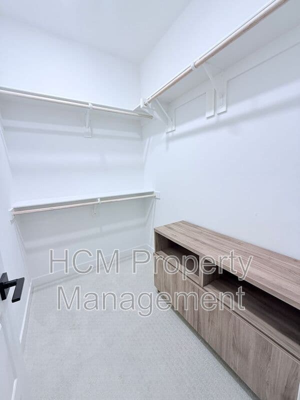 Anaheim House: 1211 W Bushell St
