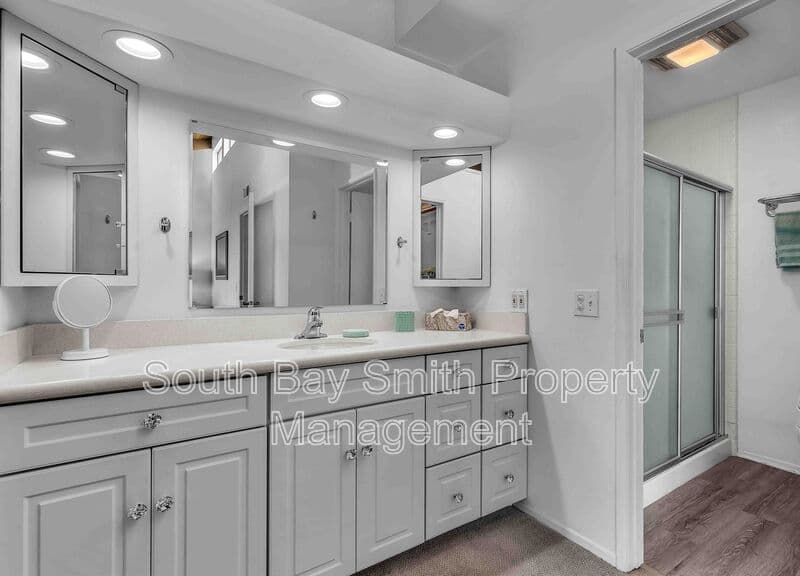 Redondo Beach Condo: 420 Palos Verdes Blvd