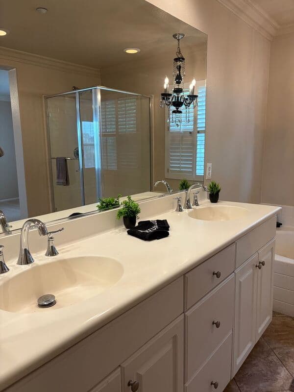 Murrieta House: 33770 Willow Haven